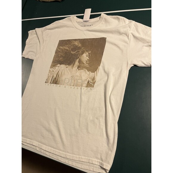 Taylor Swift Fearless Taylor’s Version OFFICIAL T-Shirt LARGE White Eras Tour - Picture 2 of 6